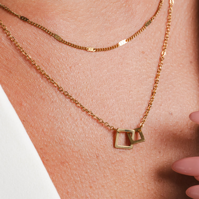 Colar geométrico square Banhado a Ouro 18K