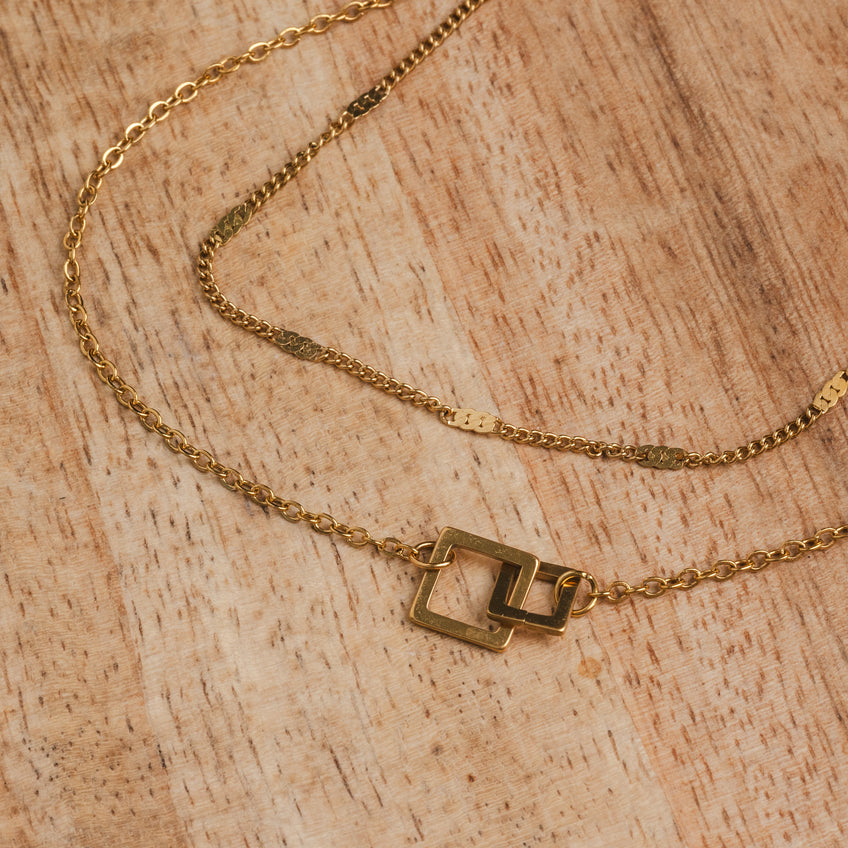 Colar geométrico square Banhado a Ouro 18K