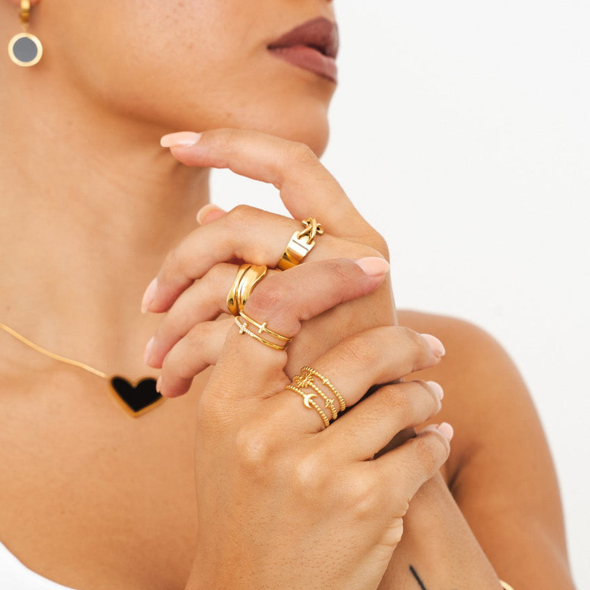 Anel fluxo em ondas Banhado a Ouro 18K