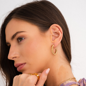 Brinco argola torcido Banhado a Ouro 18K